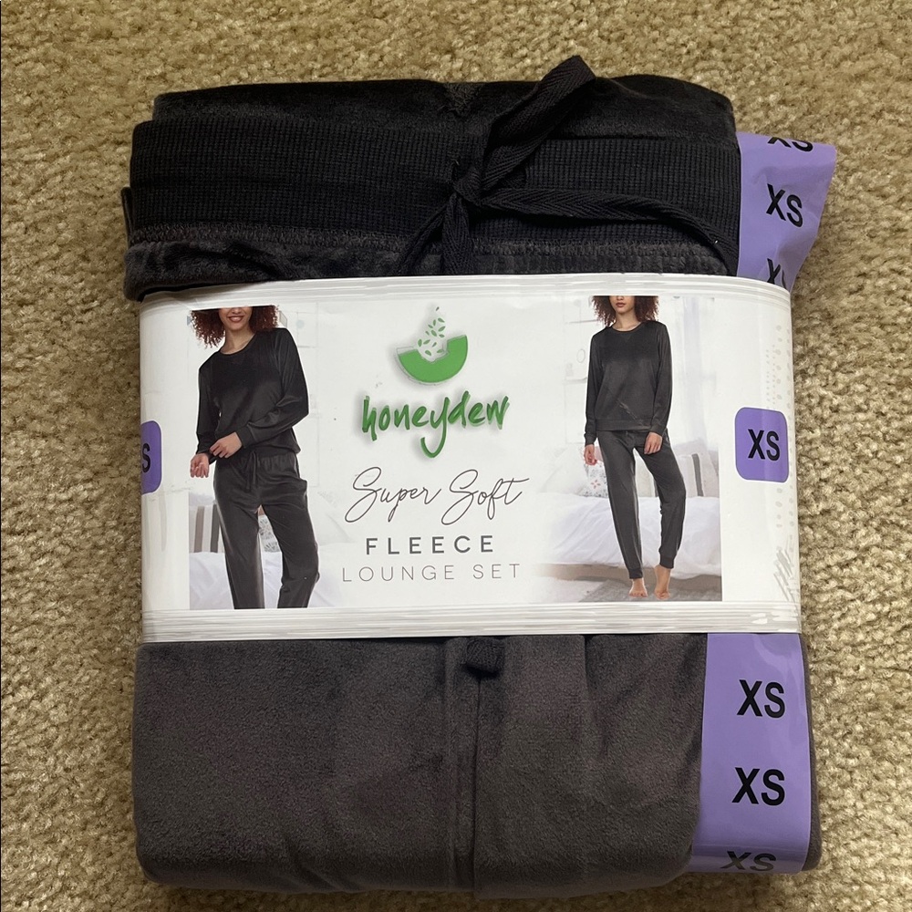 Honeydew USA Black Fleece Lounge Set